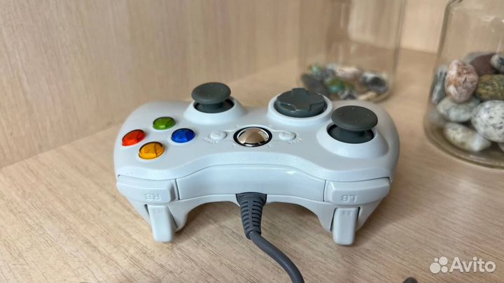 Геймпад Xbox 360 проводной белый для пк без лого