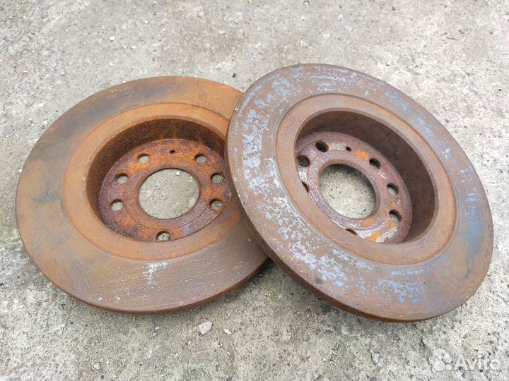 Диски тормозные задние на Opel Vectra C