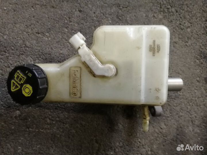 Бачок главного тормозного цилиндра Ford Focus III