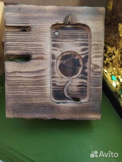Подставка для телефона из дерева