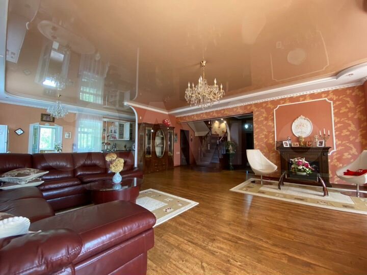 Коттедж 285,3 м² на участке 15 сот.