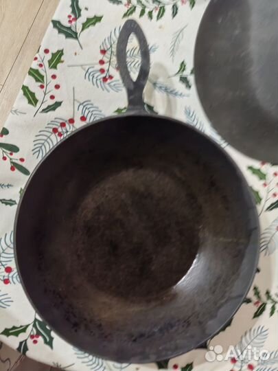 Чугунная сковорода