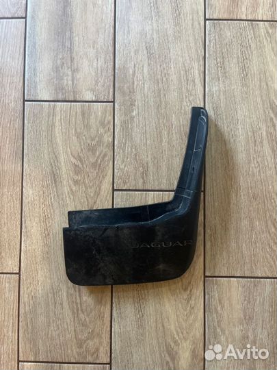 Брызговик передний правый Jaguar F-Pace С 2016