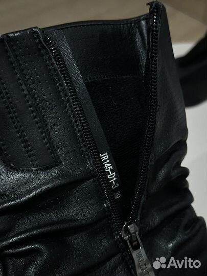 Демисезонные сапоги из на натуральной кожи