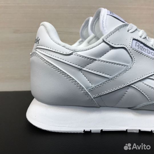 Кроссовки Reebok Classic белые мужские