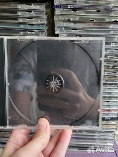 Пустые коробки от дисков