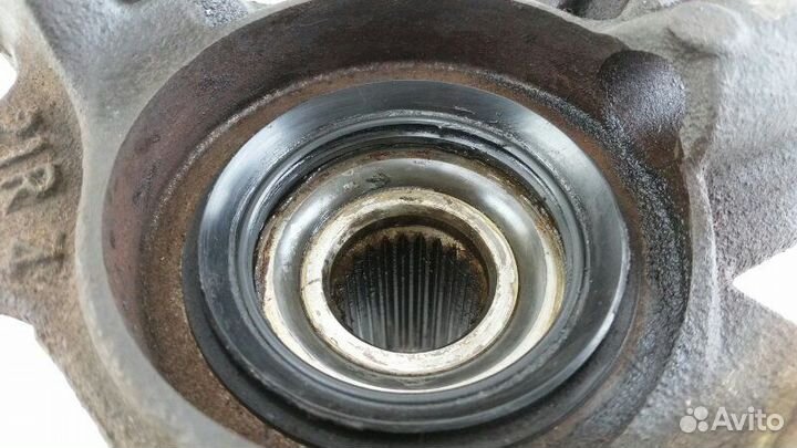 Ступица передняя правая Nissan Cube AZ10 2001