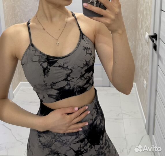 Спортивный костюм лосины топ