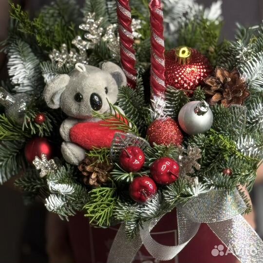 Новогодняя подарочная коробка с мягкой игрушкой