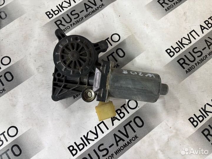 Моторчик стеклоподъемника передний правый Mercedes