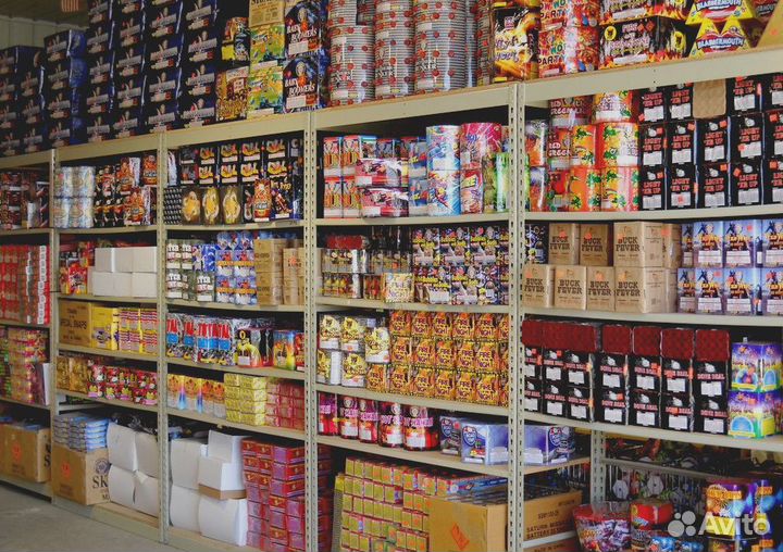 Салюты, фейерверки, свечи и бенгальские огни оптом