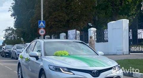 Свадебные украшения на машину