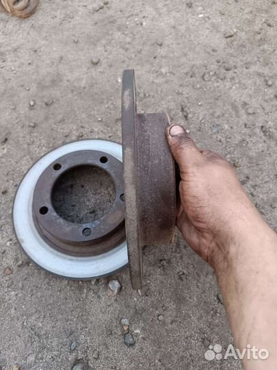 Ступица тормозные диски пружины Нива