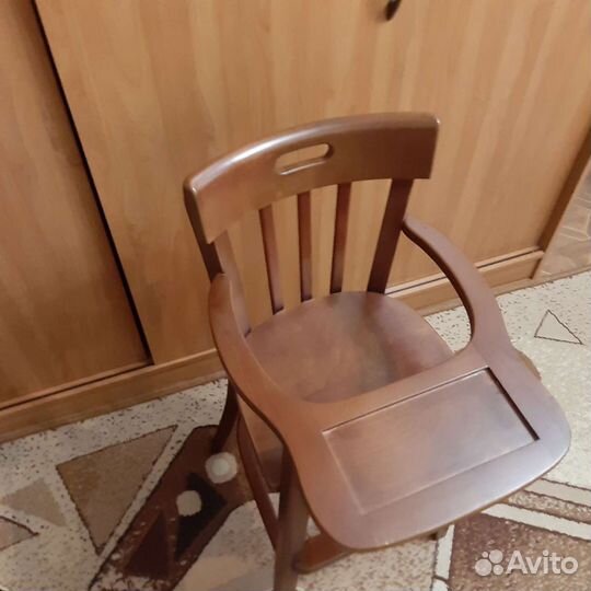 Стульчик для кормления