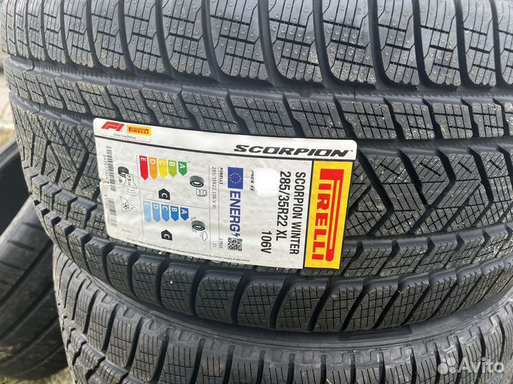 Pirelli Scorpion Winter 315/30 R22 и 285/35 R22