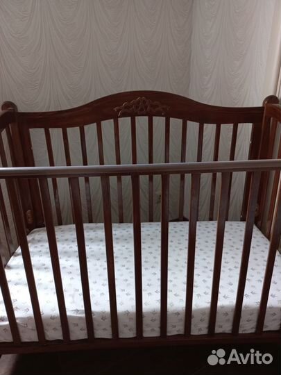 Детская кроватка