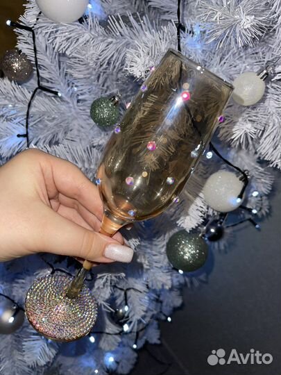 Бокал в стразах