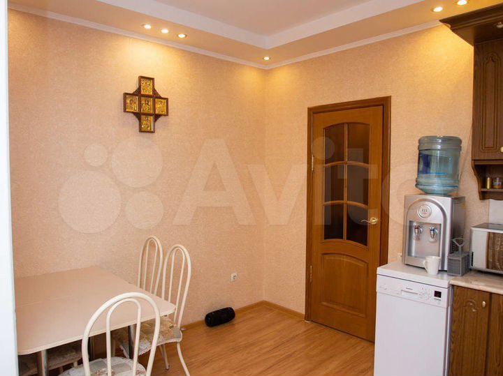 2-к. квартира, 67 м², 9/17 эт.