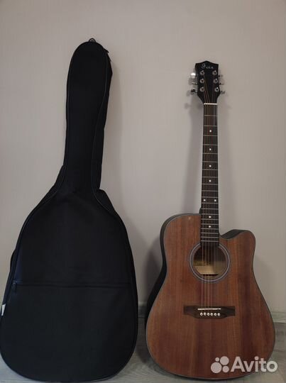 Акустическая гитара 4\4