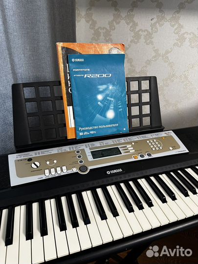 Синтезатор yamaha psr r200