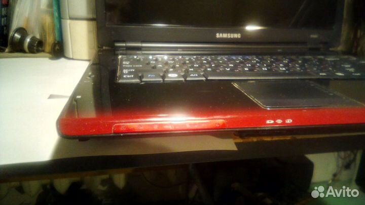 Ноутбук Samsung NP-R560