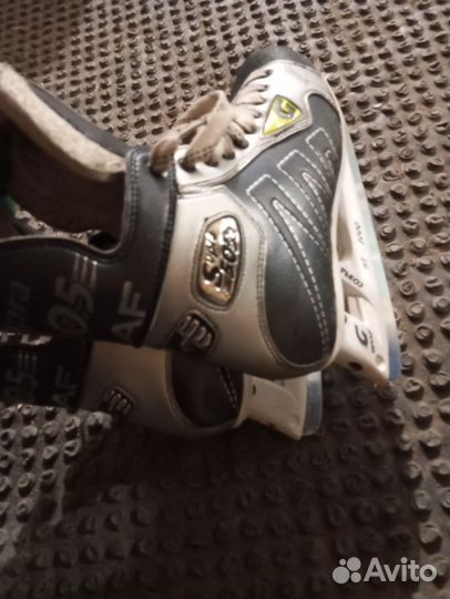 Коньки хоккейные граф 505