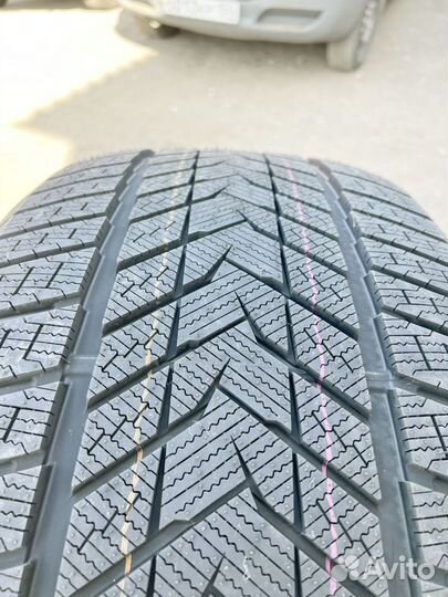 Sonix WinterXPro 999 315/40 R21 129U