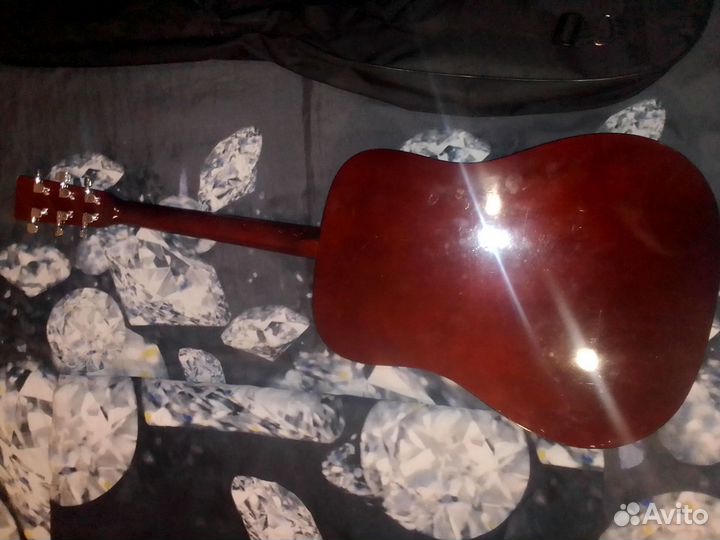 Акустическая гитара