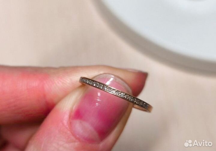 Кольцо с бриллиантом