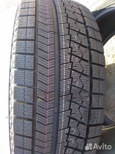 Bridgestone Blizzak VRX 225/50 R17 112