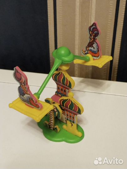 Киндер сюрприз игрушки 11 штук + вкладыши