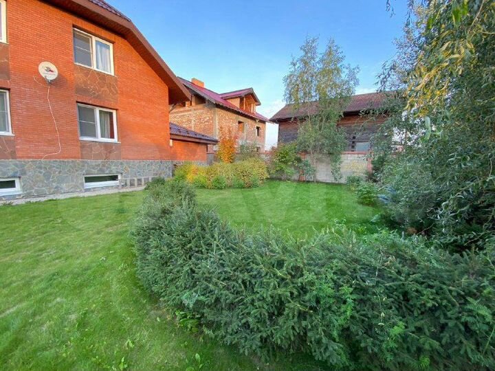 Дом 330 м² на участке 10 сот.