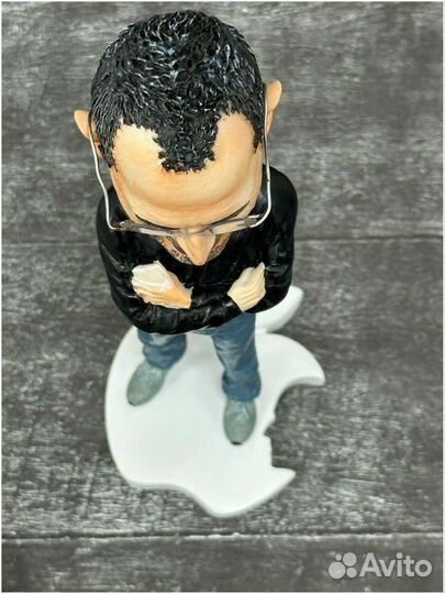 Статуэтка стива джобса