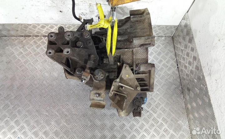 МКПП (механическая коробка переключения передач) C