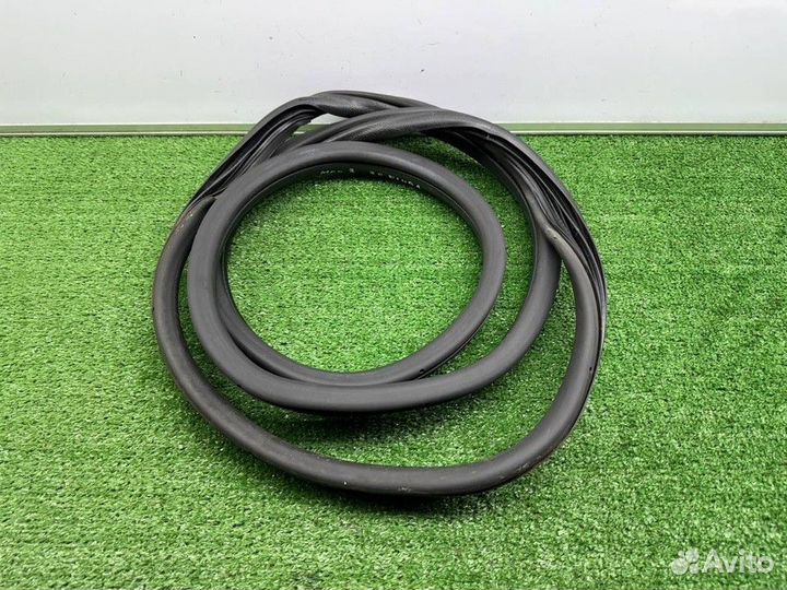 Уплотнитель двери задней правой Ford Mondeo 3 157485