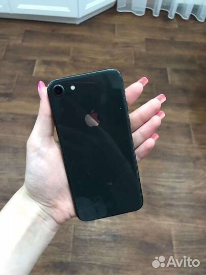 Телефон iPhone 8 64 gb