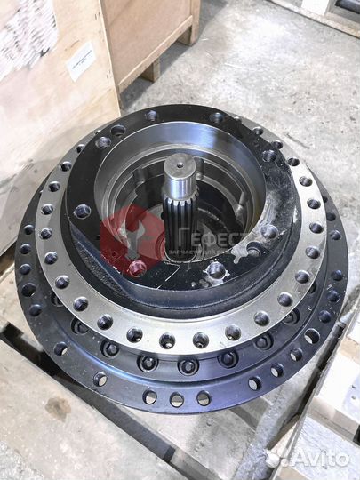 Бортовой редуктор Hyundai R220LC-9A 39Q6-42100