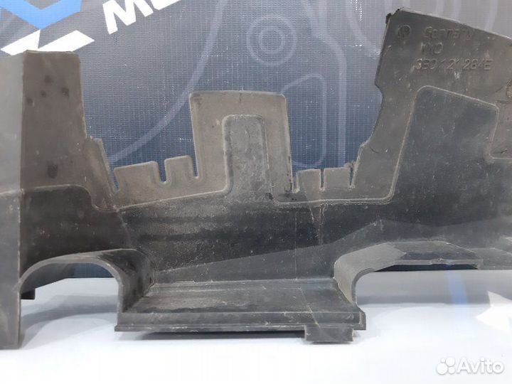 Воздуховод радиатора правый Volkswagen Passat