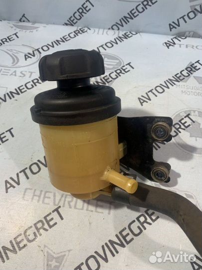 Бачок гур Kia Rio 3