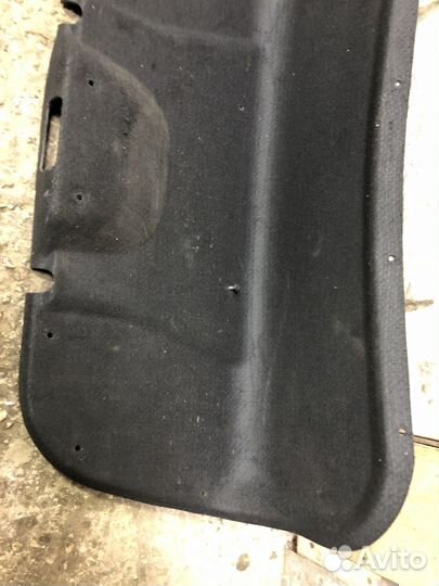 Обшивка крышки багажника Ford Focus 2