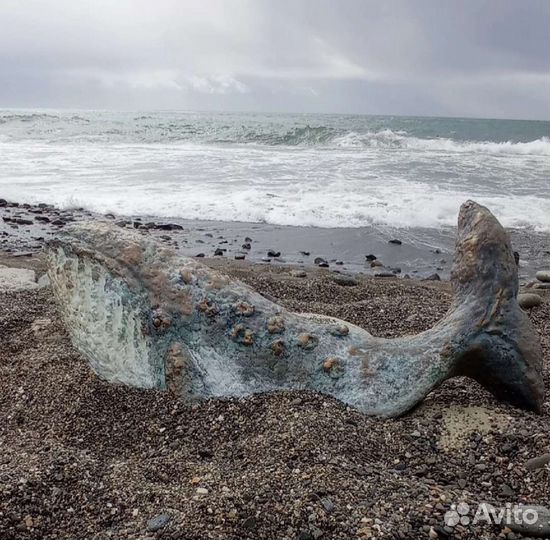 Кит из папье-маше