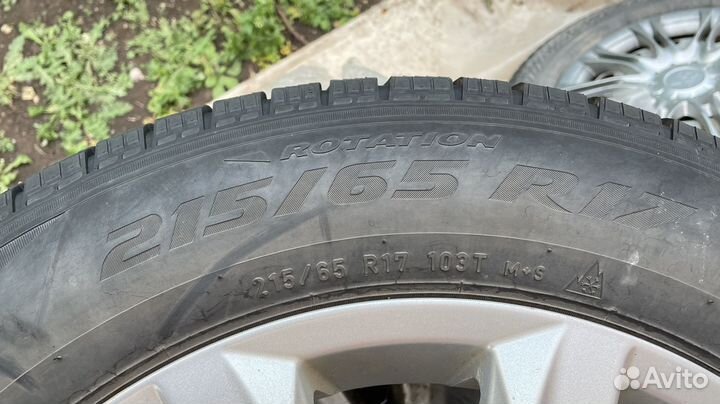 Pirelli Ice Zero FR 215/65 R17 103T