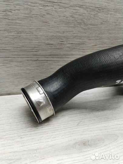 Патрубок интеркулера левый Mercedes C-Class W203