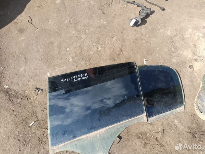Стекло задней левой двери Renault Megane 2