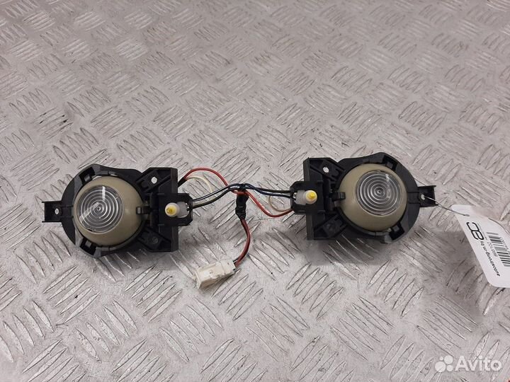 Фонарь салона (плафон) Infiniti QX56 2006