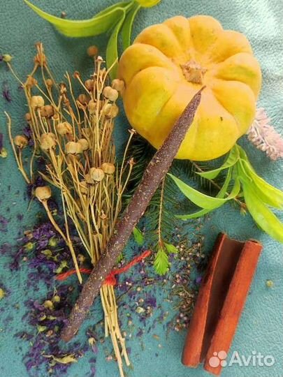 Магическая восковая свеча. Красная 