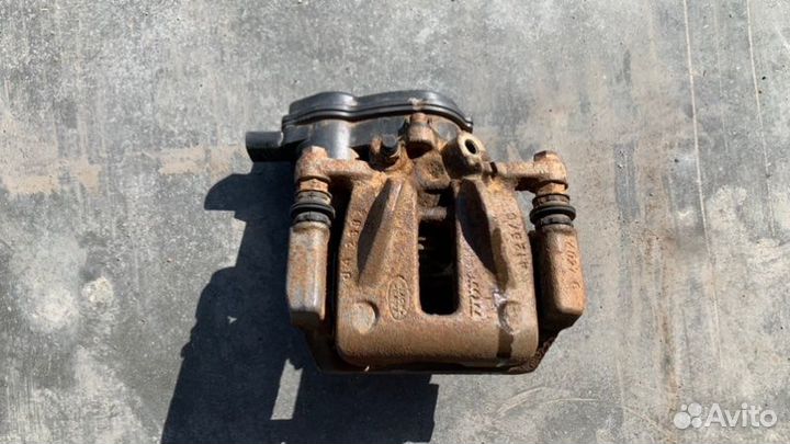 Суппорт тормозной задний левый Range Rover Evoque