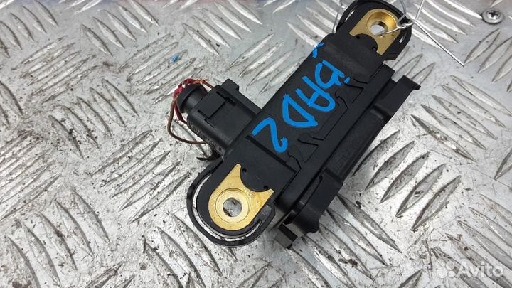 Датчик ускорения Audi Q7