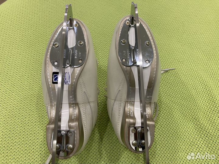 Фигурные коньки edea ice fly 235