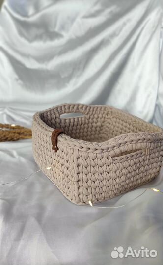 Корзинка из трикотажной пряжи с ручками